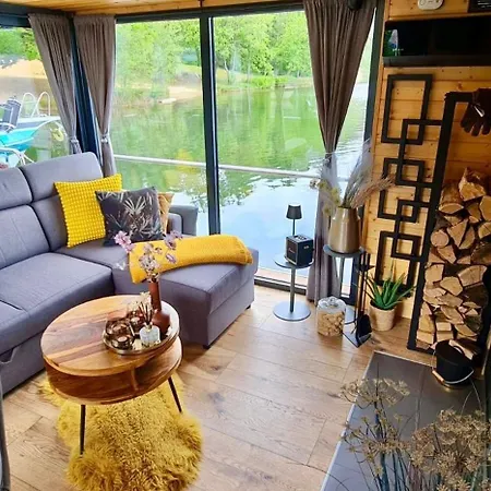 Design Hausboot Am Bei Berlin Mit Sauna Und Kamin Hotel na wodzie