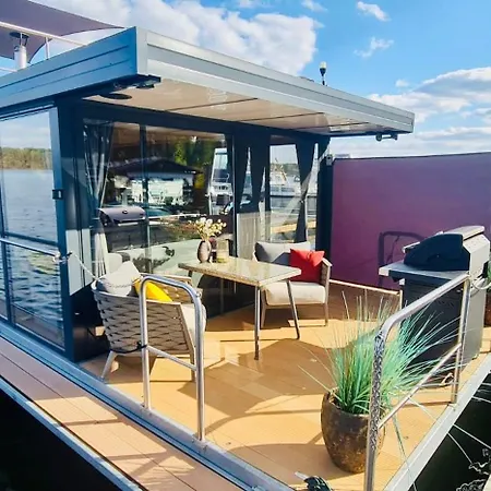 Design Hausboot Am Bei Berlin Mit Sauna Und Kamin Botel Heidesee